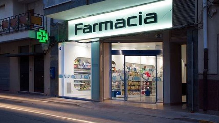 Cruz de farmacia en La Macarena Sevilla