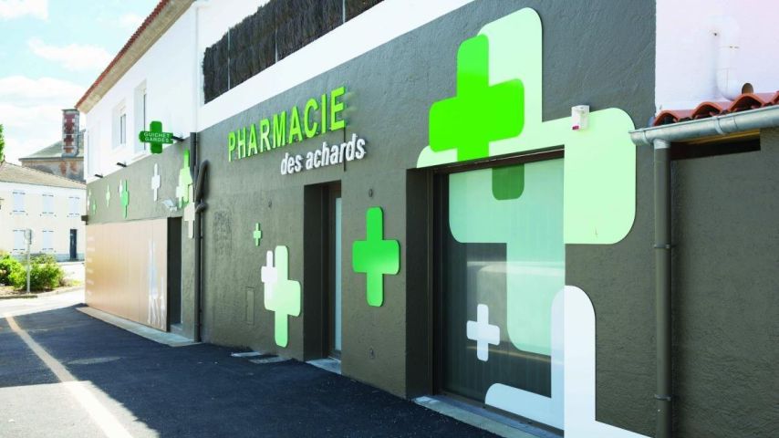 Cruz de farmacia en Nervión (Sevilla)