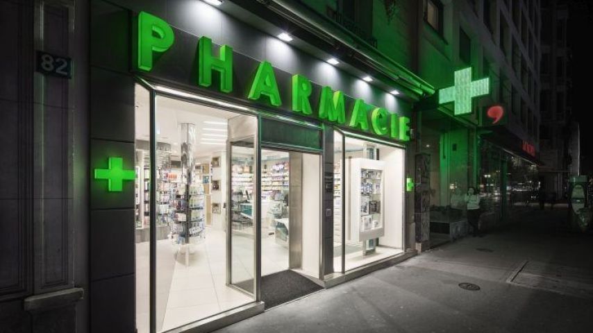 Cruz de farmacia en Fuenlabrada (Madrid)