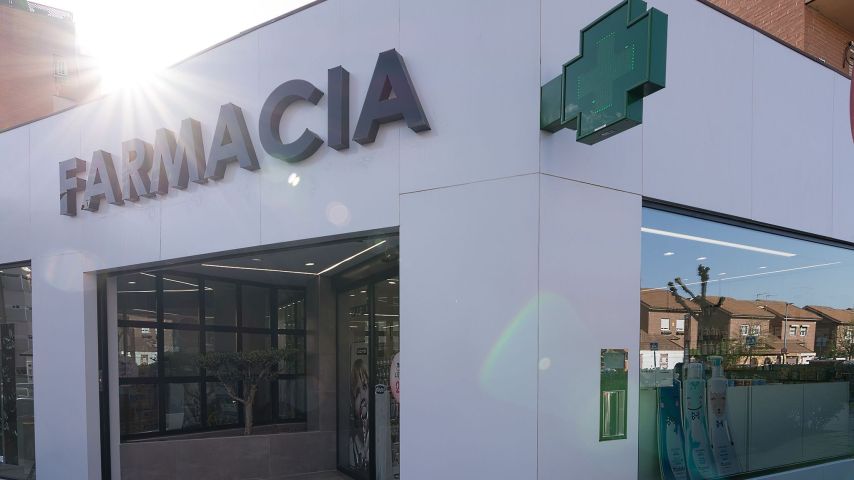 Cruz de farmacia en Vallecas (Madrid)