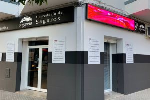 Montaje Pantalla Led para escaparate 4