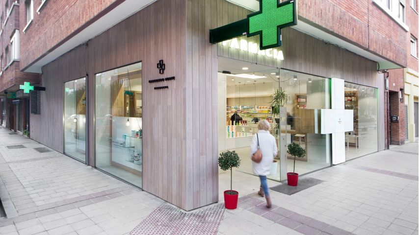 Cruz de farmacia en Sevilla