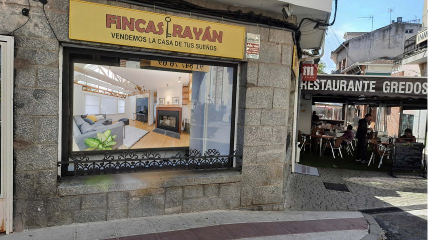 Pantalla Led para inmobiliaria - Fincas Rayán Soto del Real Madrid