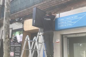 Montaje Pantalla Led para escaparate 3