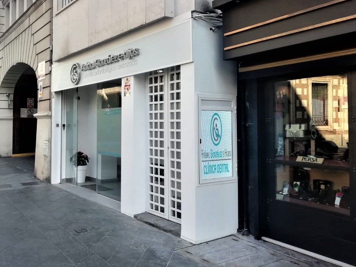 Pantalla Led Exterior P4 Clinica Dental Anibal Gonzalez Sevilla